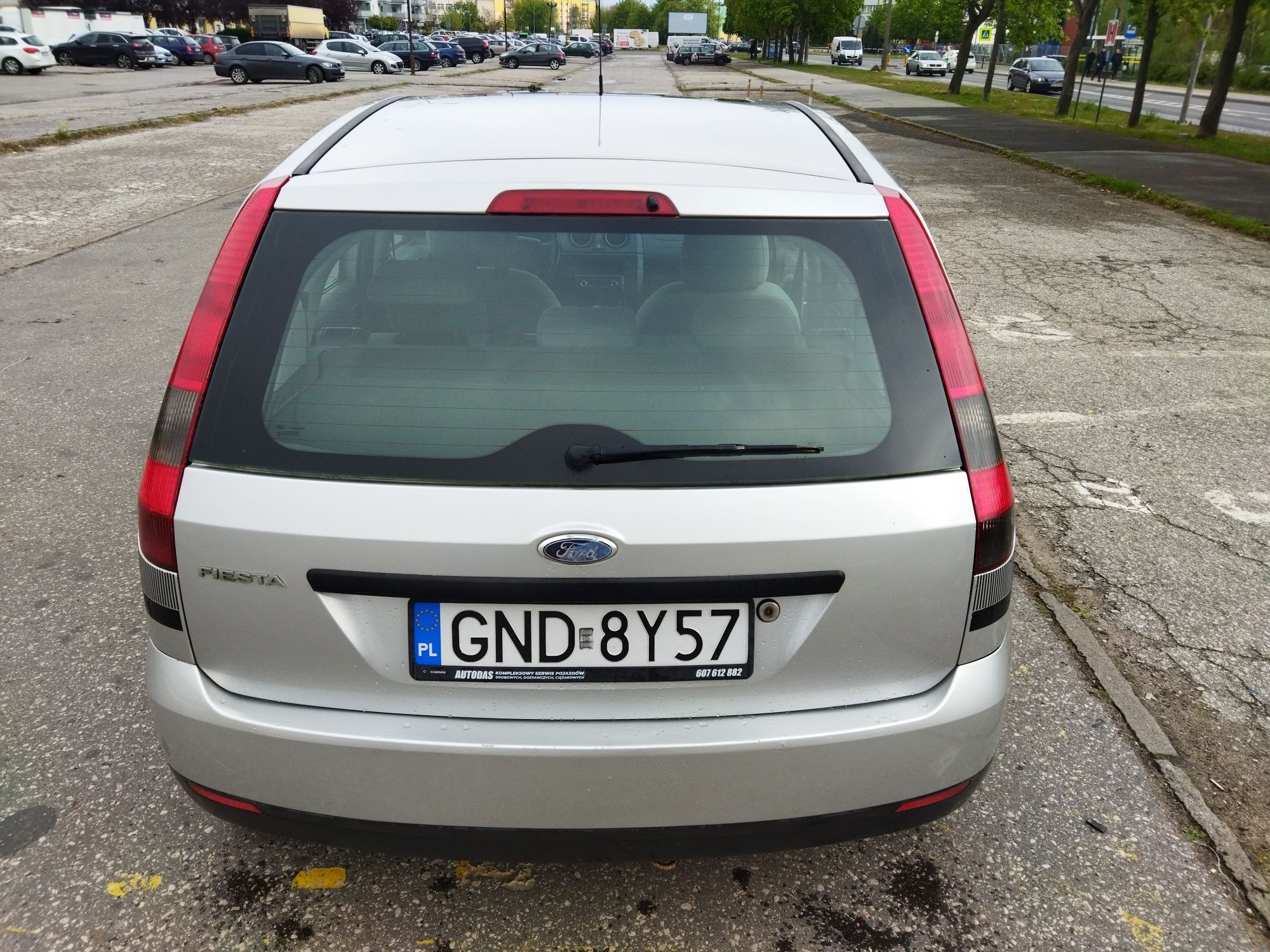 Ford Fiesta 1.4 benzyna rok 2002 małe ekonomiczne auto