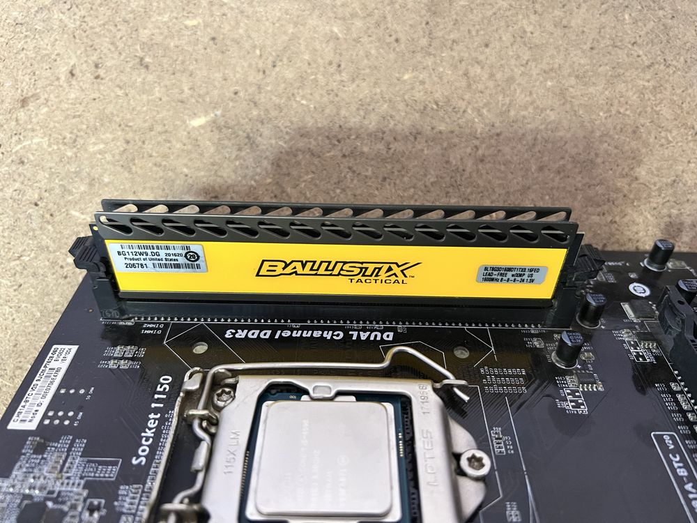 Комплект материнська плата Colorful H81 / Intel i5-4590 / 8gb ddr3