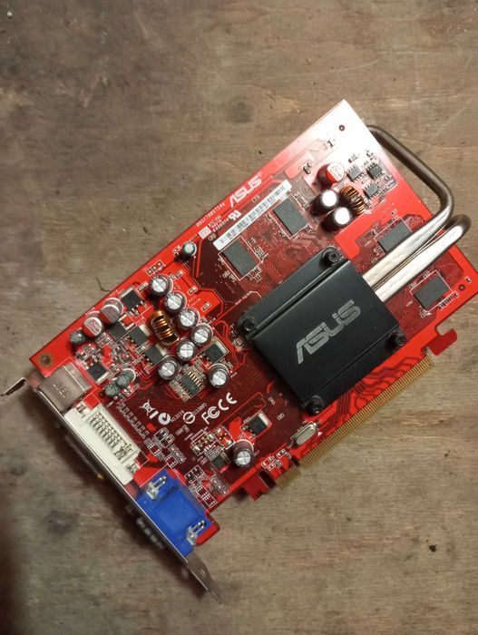 Відеокарта ASUS EAX1650 Silent (Radeon X1650), 256MB, PCI-E — безшумна