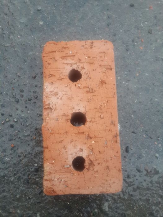 Цегла будівельна