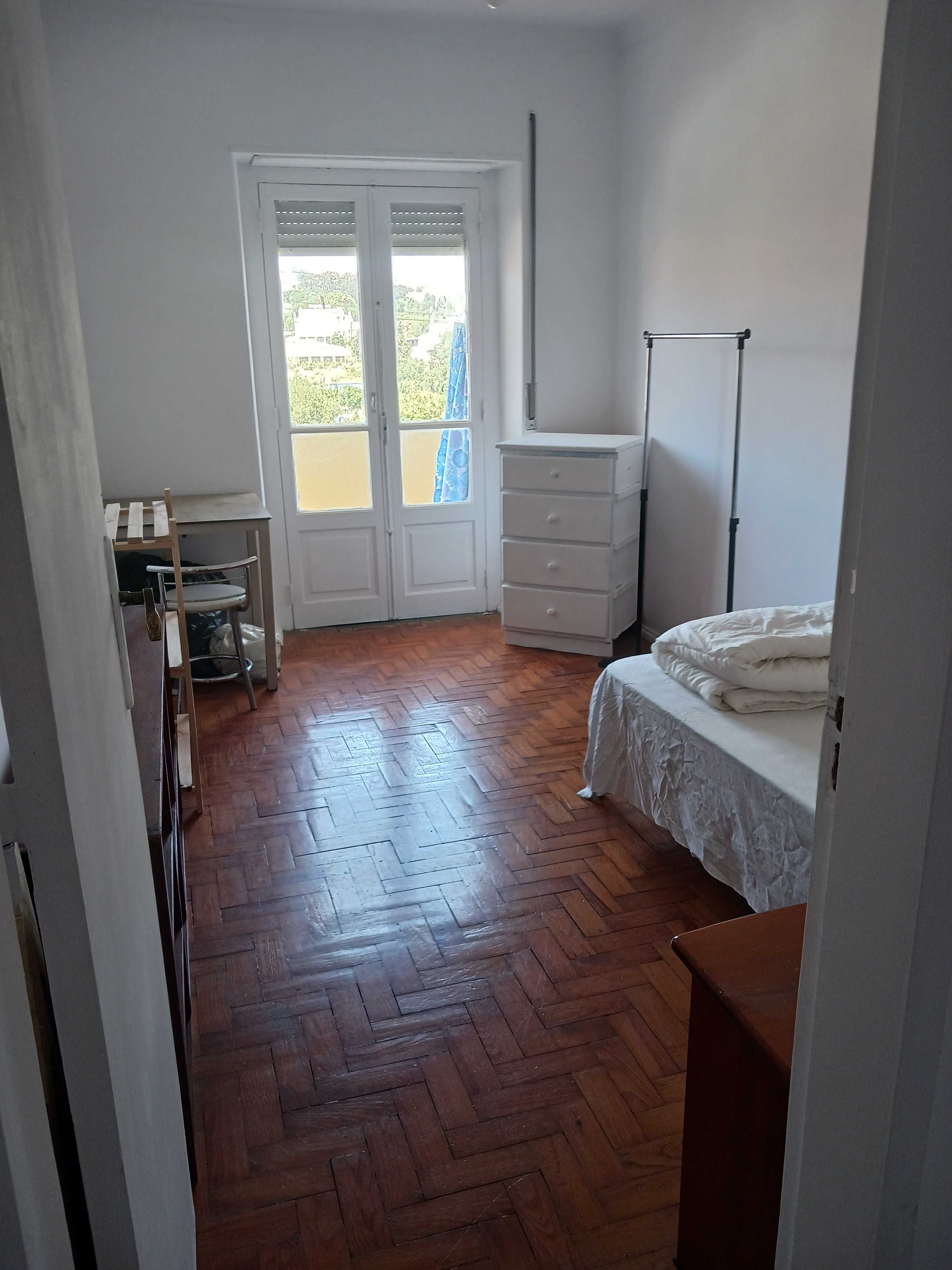 Ótimo quarto no Estoril
