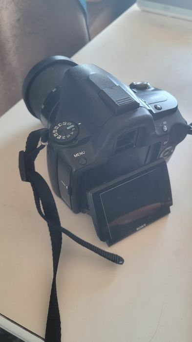 Máquina fotográfica Sony Alpha A 390 com extras