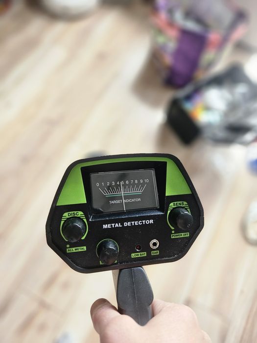 Wykrywacz metali sprawny, jak nowy