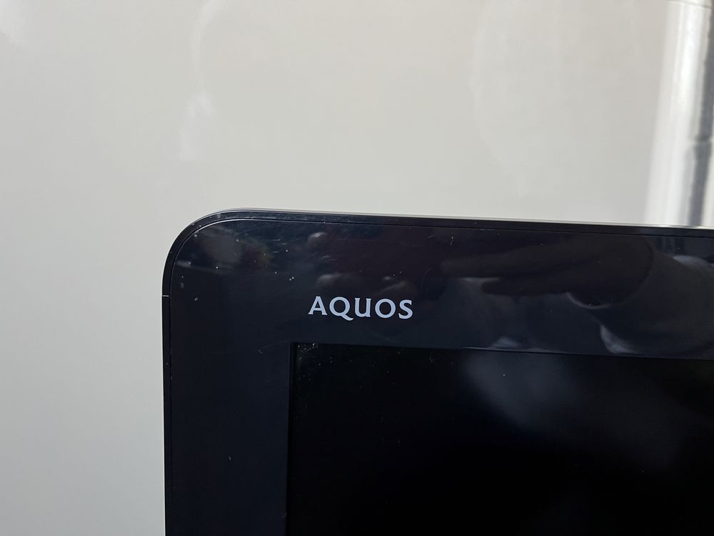 Телевізор Sharp Aquos 32 дюйми