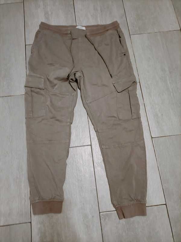 Spodnie męskie Joggery Reserved XL