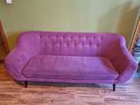 Purpurowa sofa w bardzo dobrym stanie