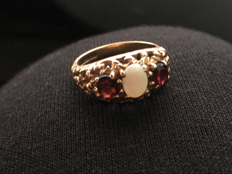 Złoty pierscionek antyk opal granaty