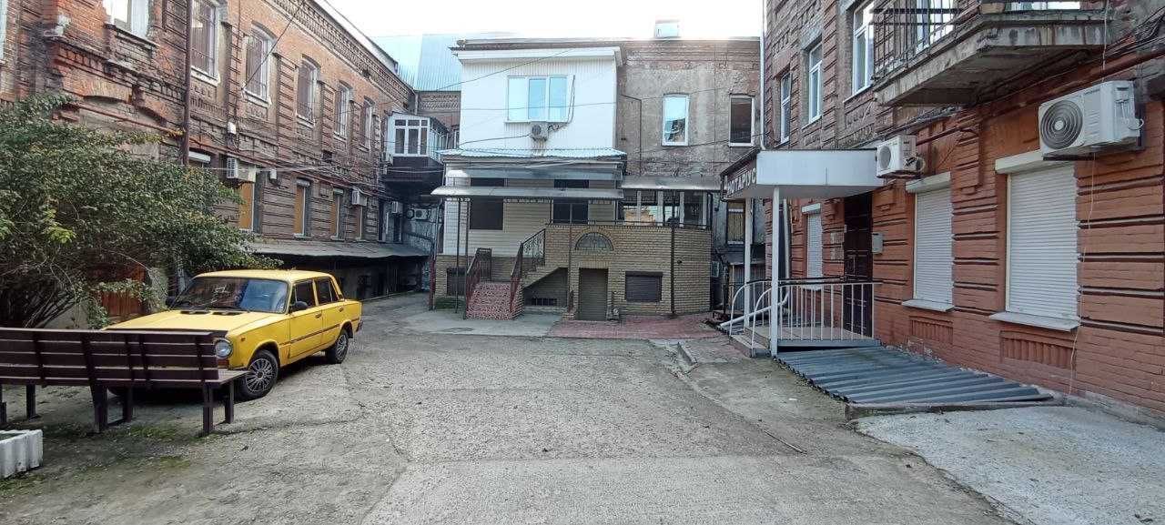 Аренда офиса 90м с парковкой в Центре ( для ІТ компании)
