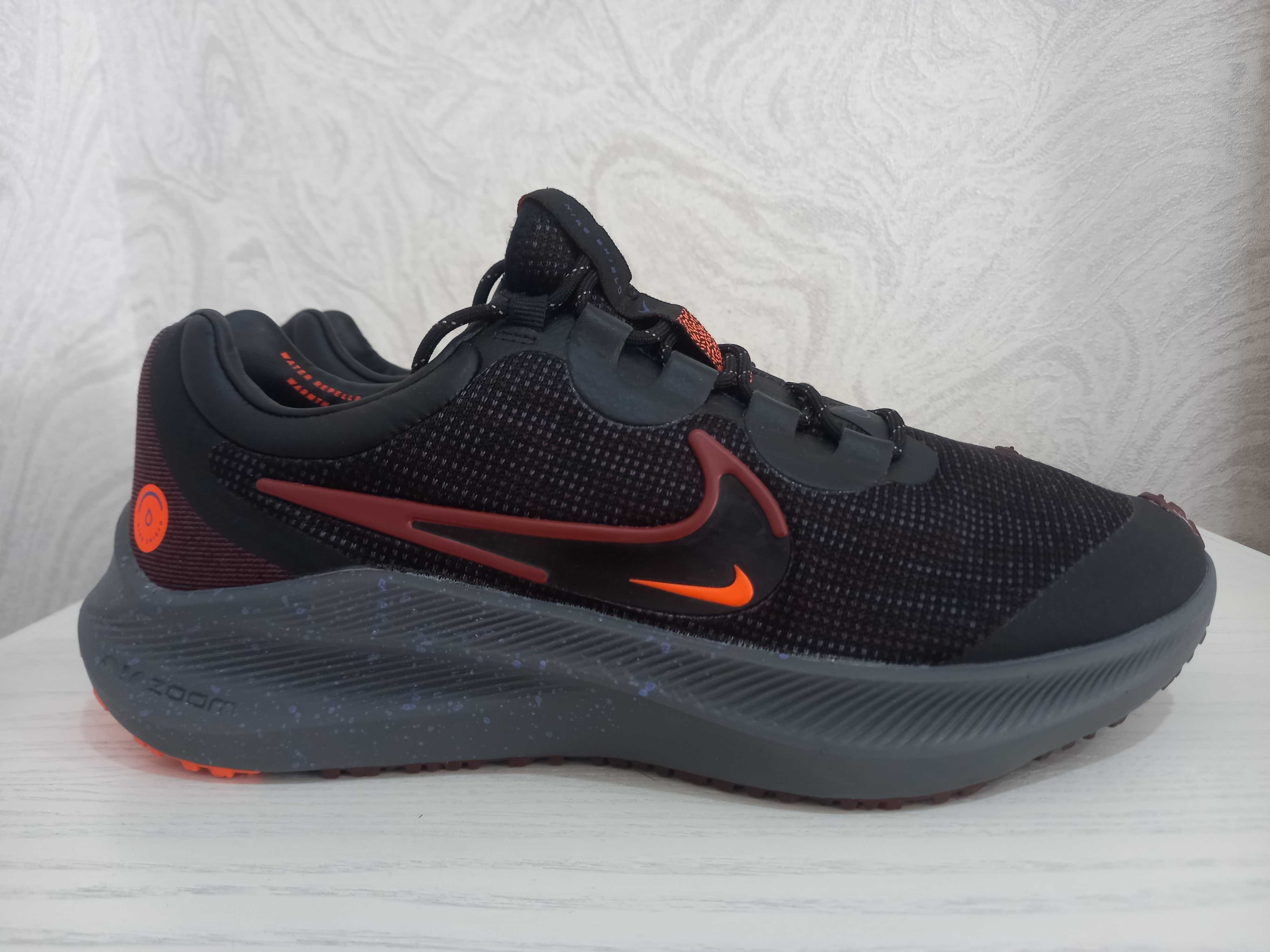 Кросівки Nike Zoom Winflo 8 Shield Нові 41р.