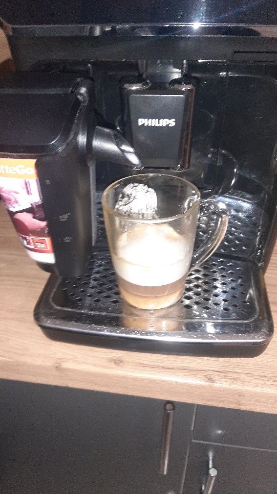 Продам кавомашину Philips Latte Go
