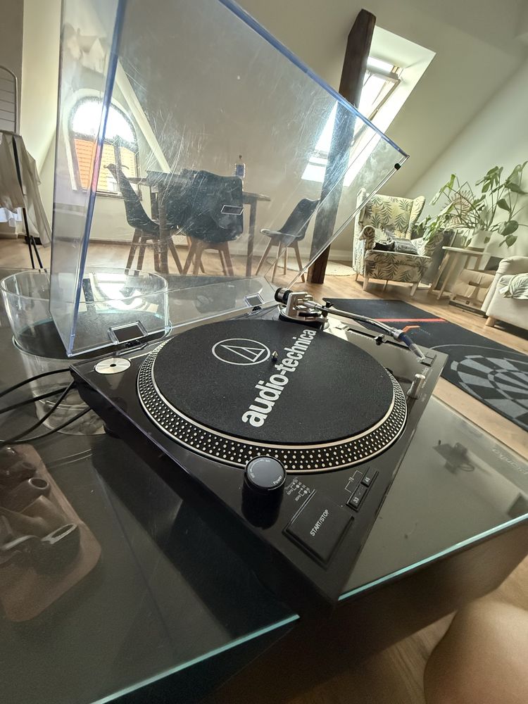 Gramofon audio-technica 3 wkladki karton plus kable