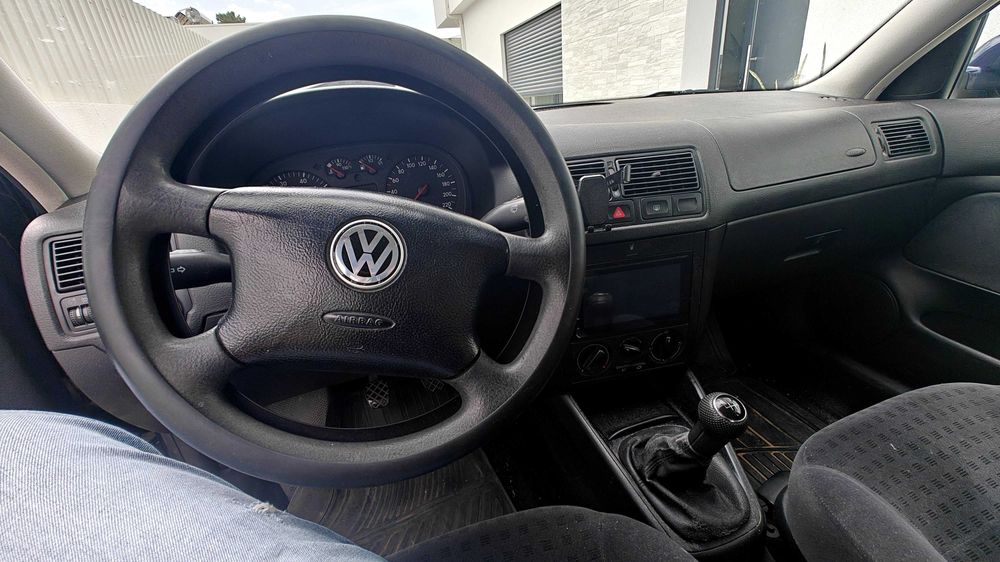 Volskswagen Golf 1.4 a Gasolina