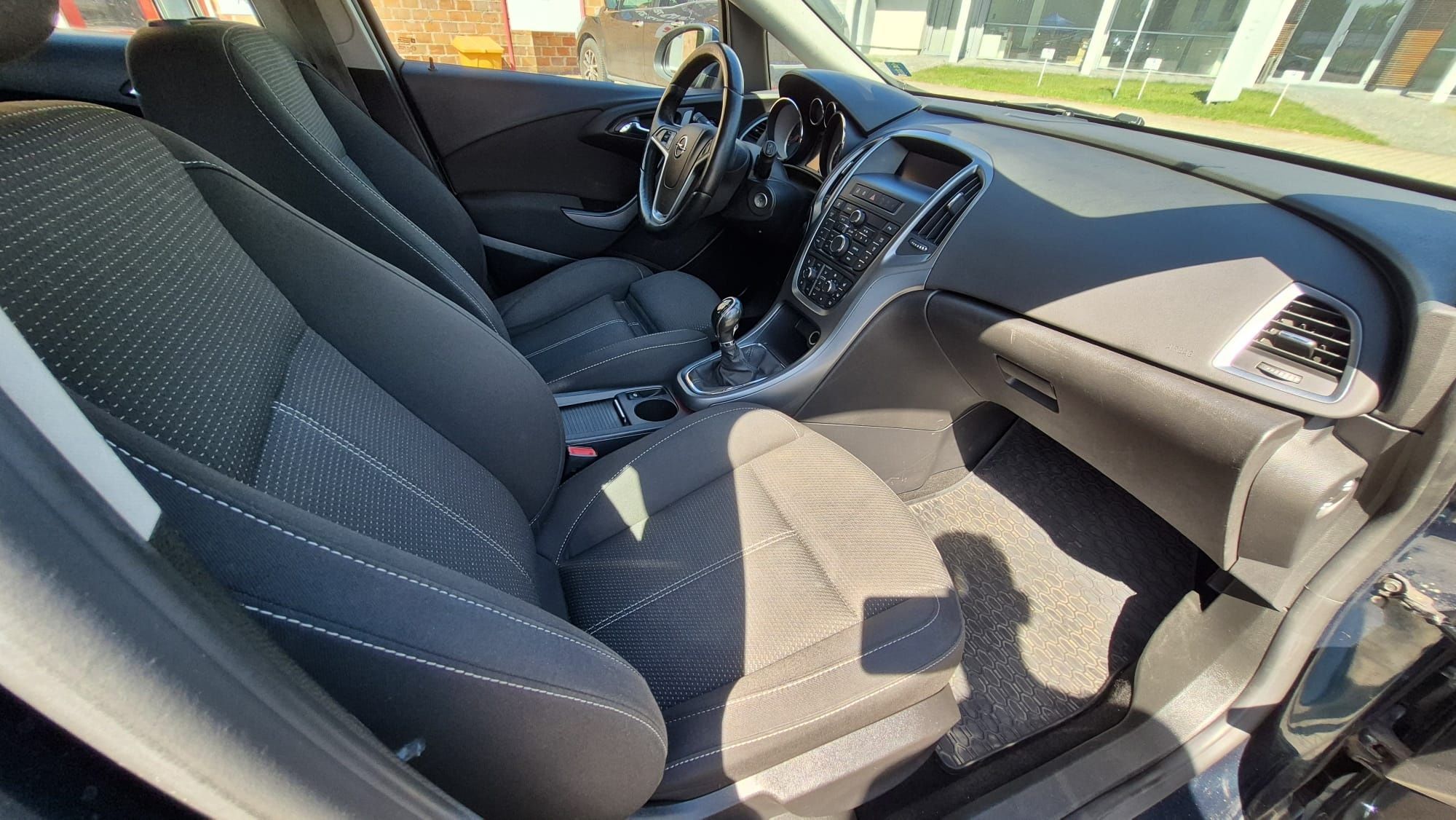 Opel Astra J  Nowy Rozrząd Doinwestowana Super Stan