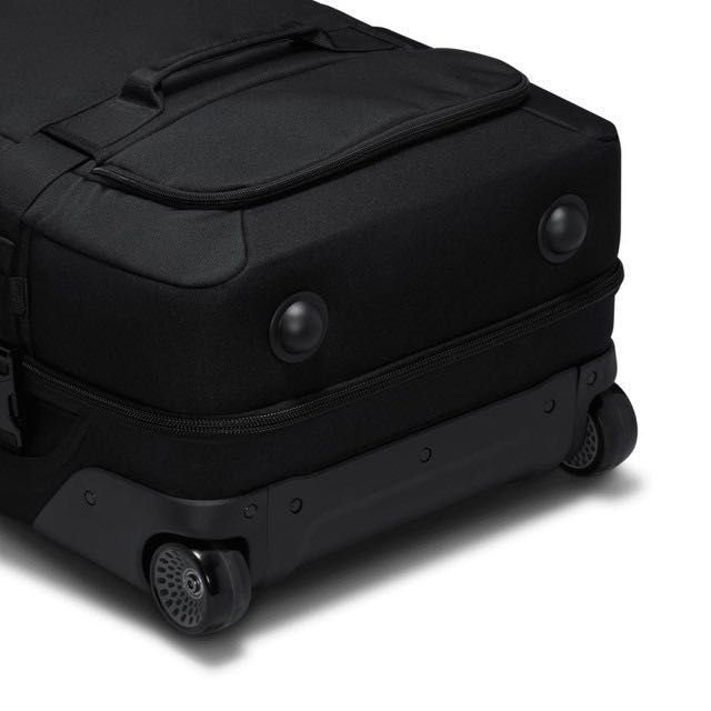 США! Валіза Nike Fiftyone 49 Cabin Roller 82L ACG Force (PBZ278-011)