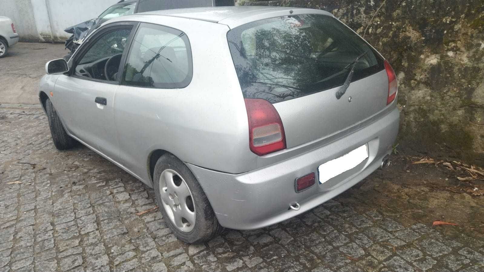 Mitsubishi Colt 1.3 gasolina 1996 | PARA PEÇAS |