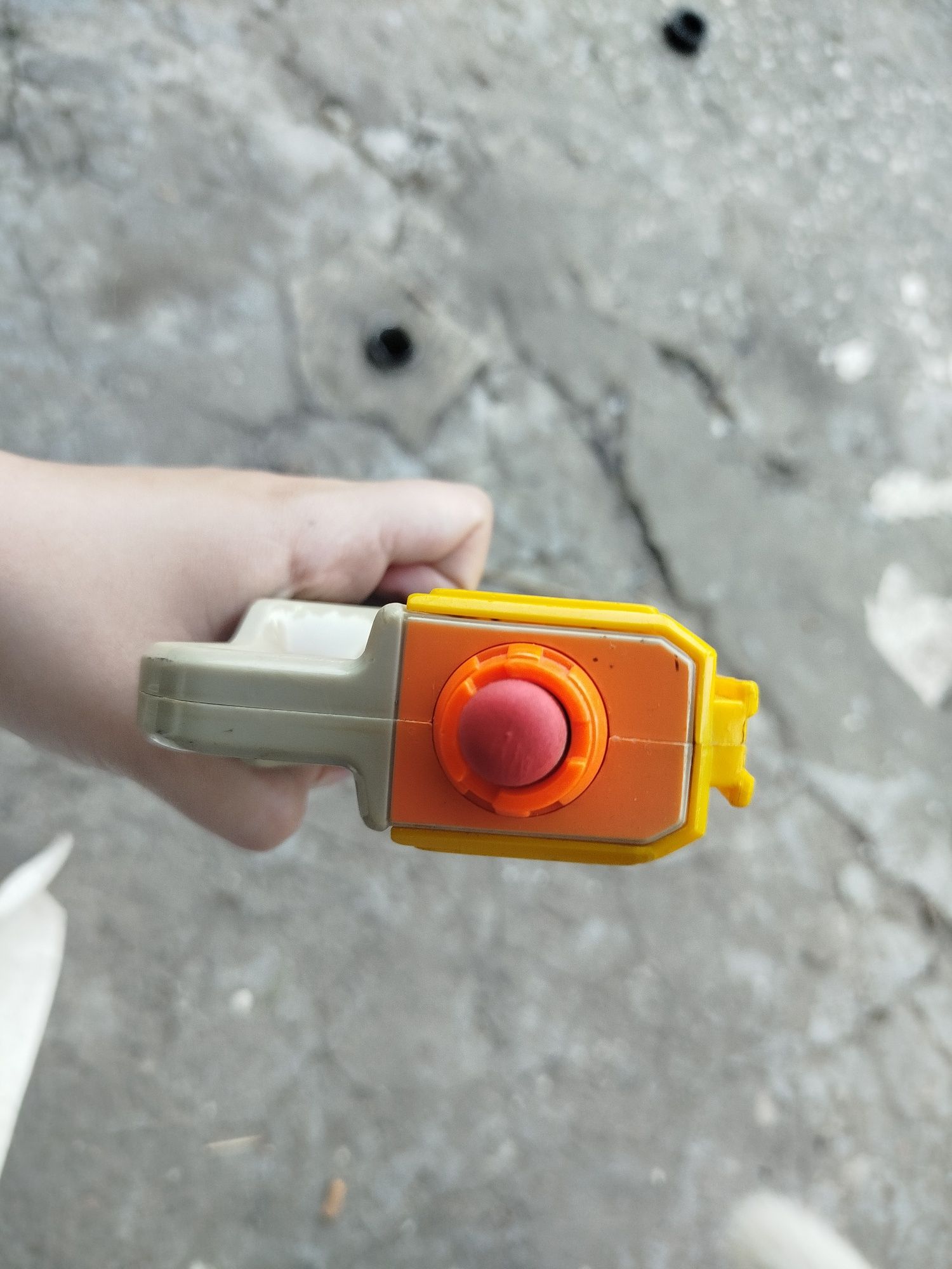 Nerf pequena amarela