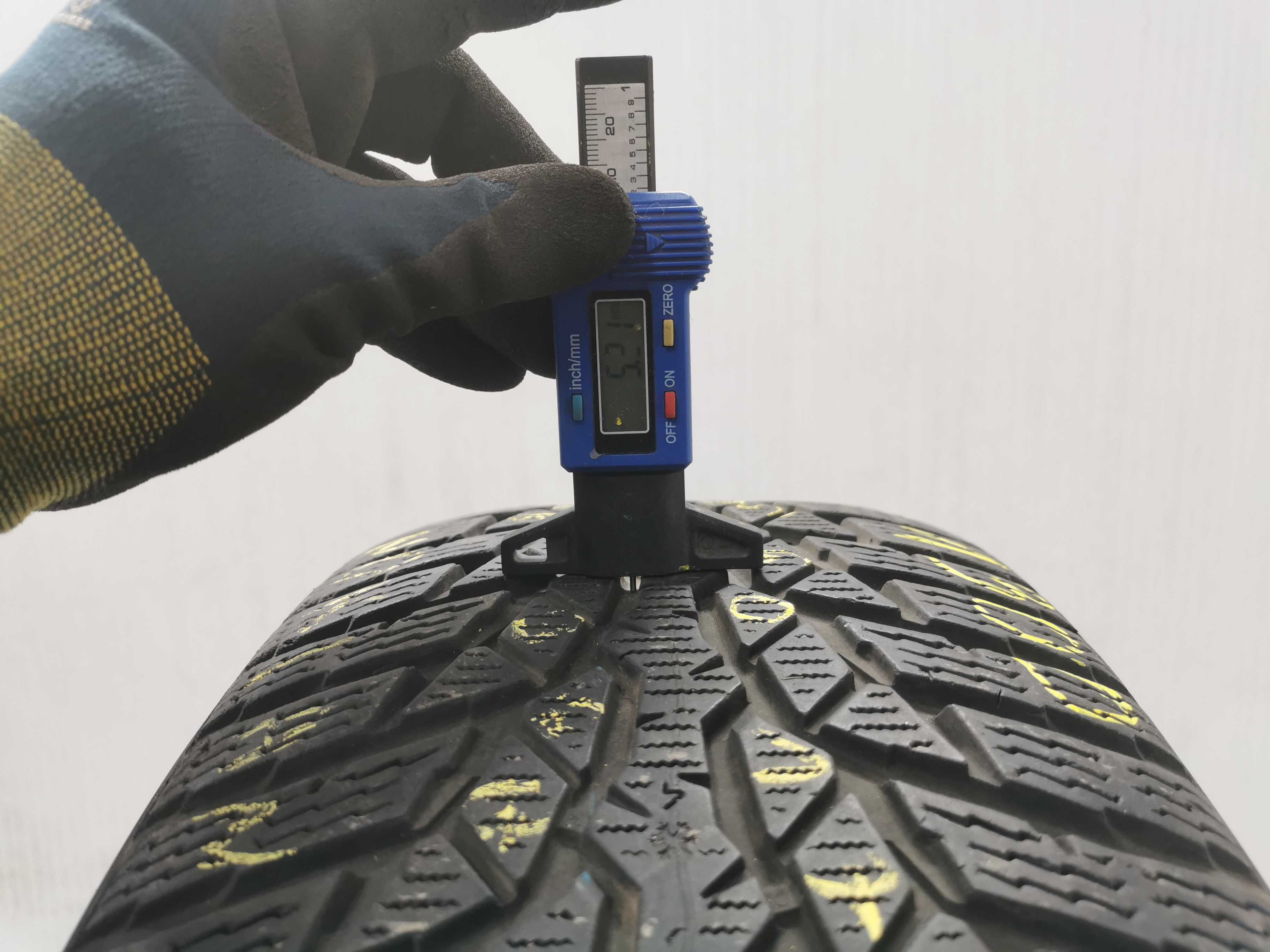 Nokian WR D4 215/60r17 96H N1300