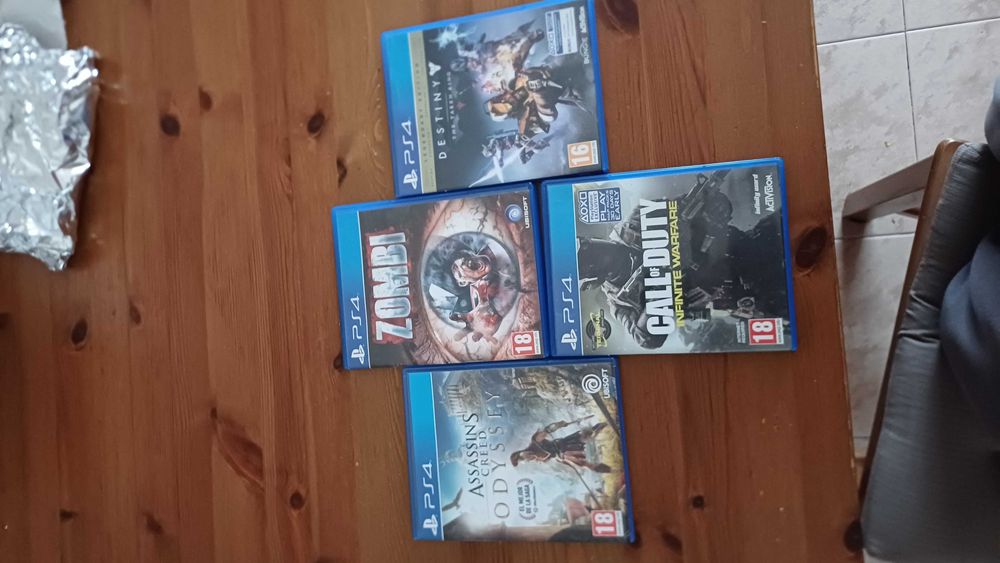 Playstation 4 fat 1tb + 4 jogos