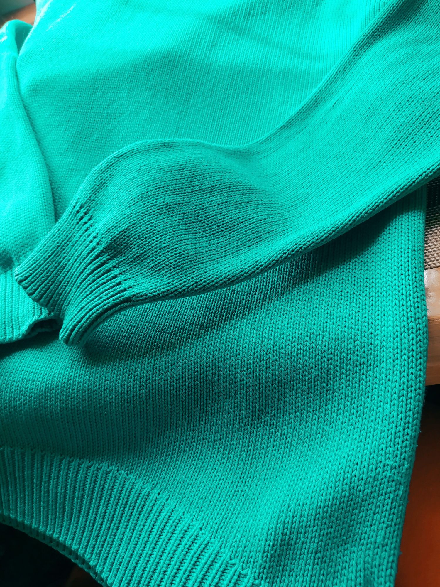 Пуловер женский бирюзового цвета. Р 46-48. 180 грн