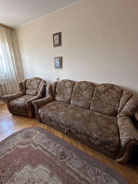 М‘яка частина:розкладний диван та крісло з нішею на постіль