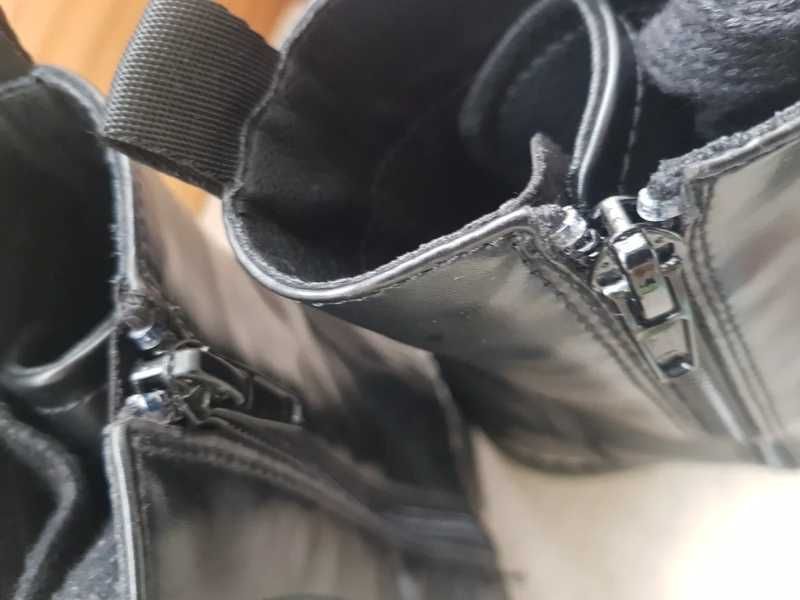 Botas pretas atacadores e fecho lateral 37 impermeáveis