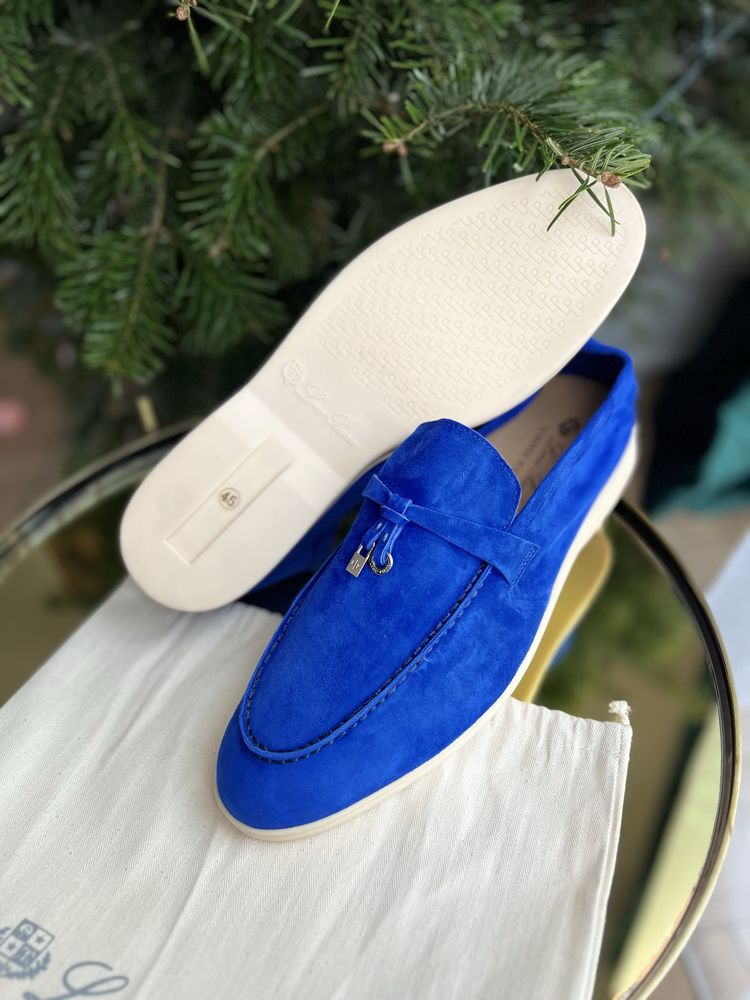 Loro Piana Summer Walk (35-46)