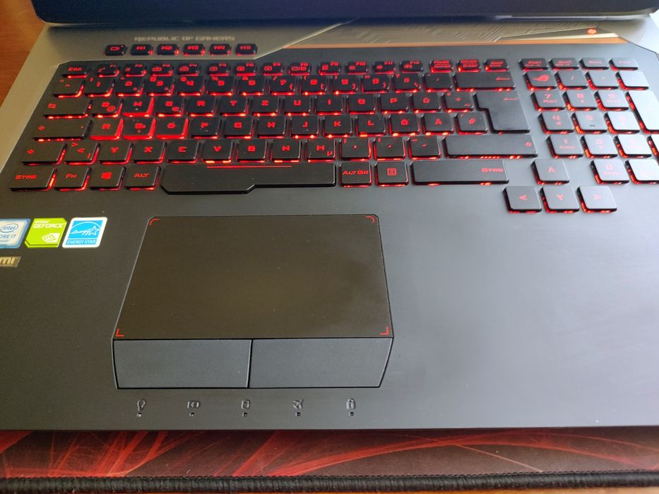 Продам игровой ноутбук Asus ROG Strix G752VS-BA183T