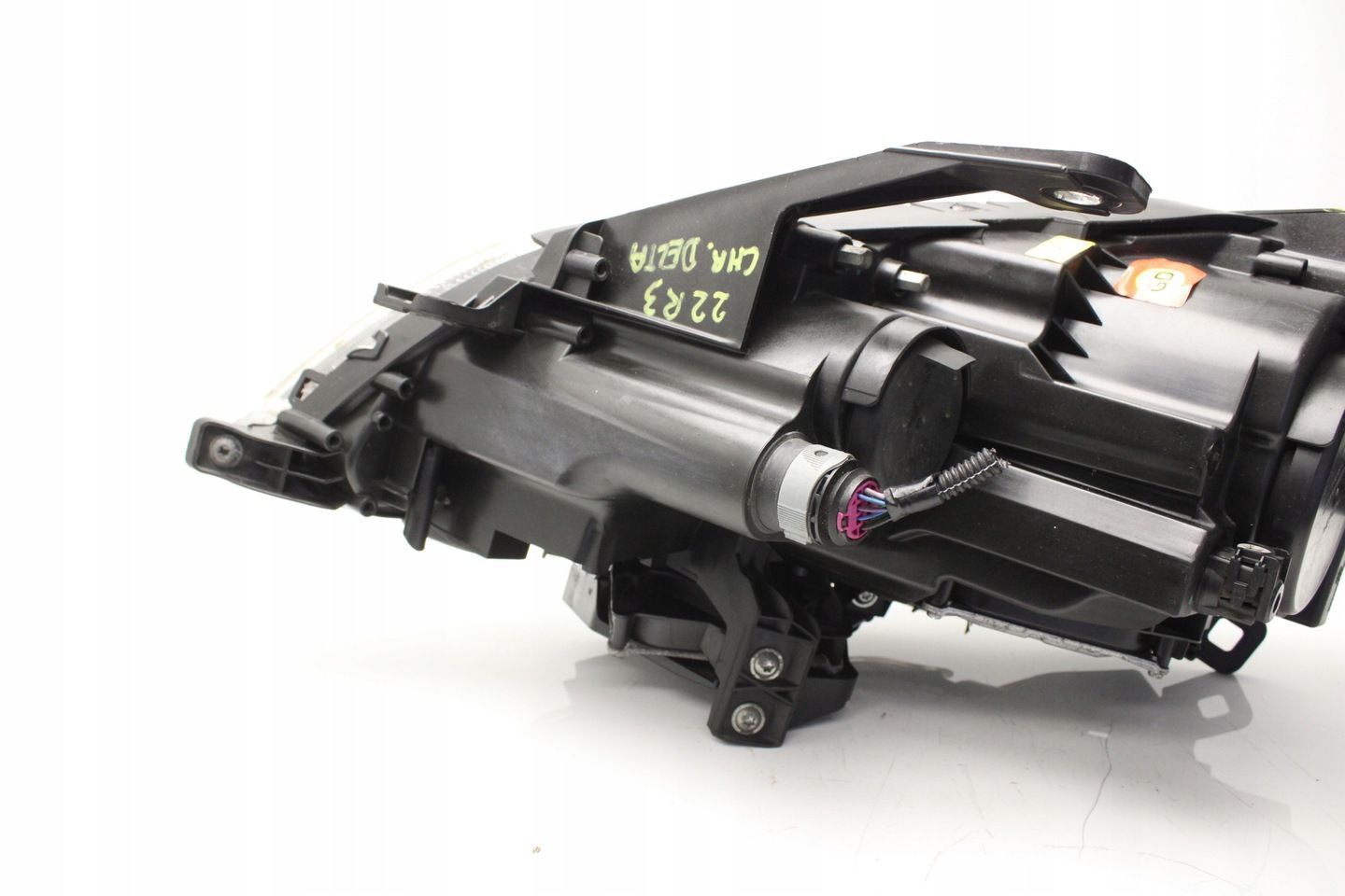 LANCIA CHRYSLER DELTA 08R- LAMPA PRAWA REFLEKTOR PRAWY PRZÓD PRZEDNI XENON