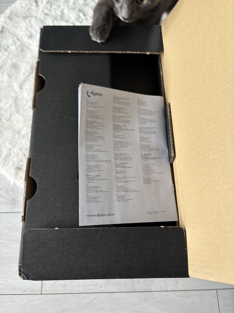Nowy stojak, wieszak, stacja ładująca do odkurzacza Dyson V10 z pełnym