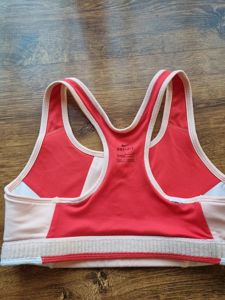 Top sportowy dziecięcy Nike 146-156