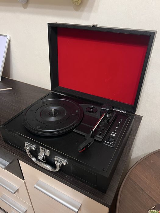 Вініловий програвач, виниловый проигрыватель