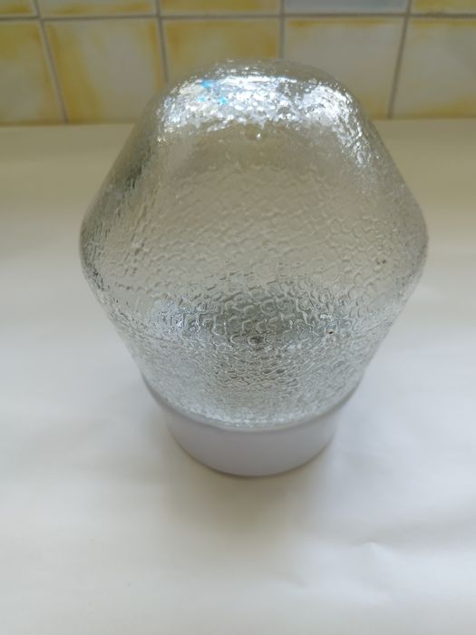 Lampa łazienkowa PRL sufitowa - klosz i ceramiczna oprawa