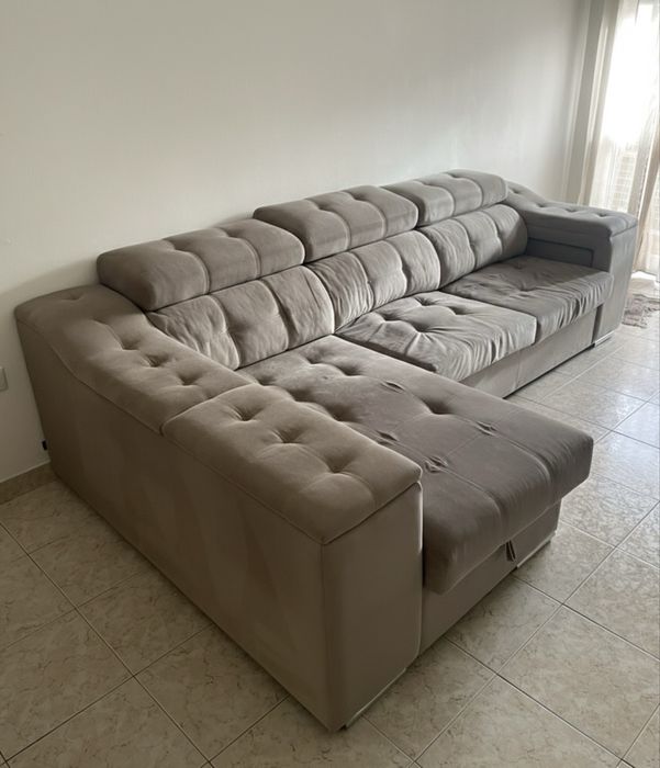 Sofa chaise longue com arrumacao