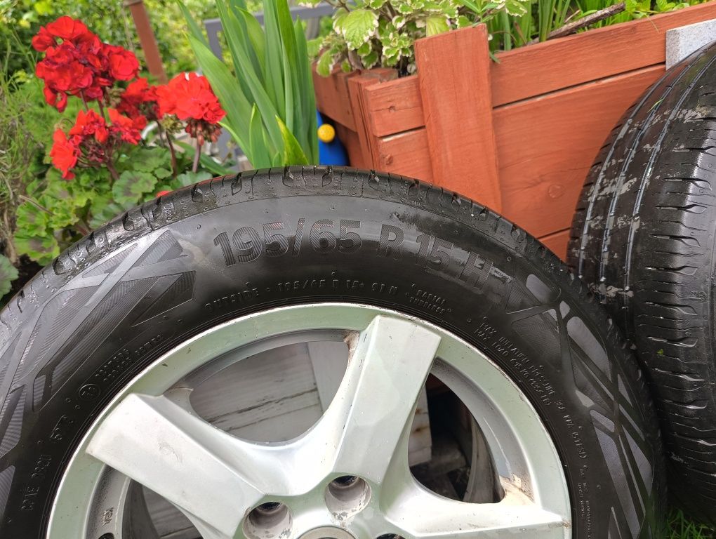 Opony 195/65/R15 bądź całe kołaR15