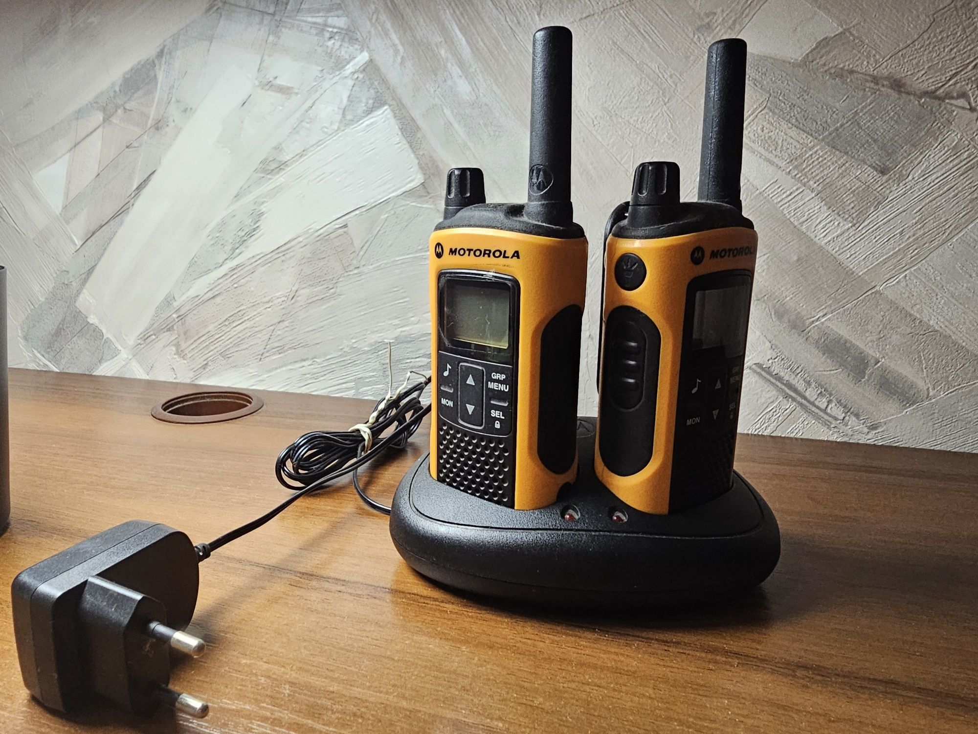 Портативные радиостанции Motorola TLKR T80 Extreme