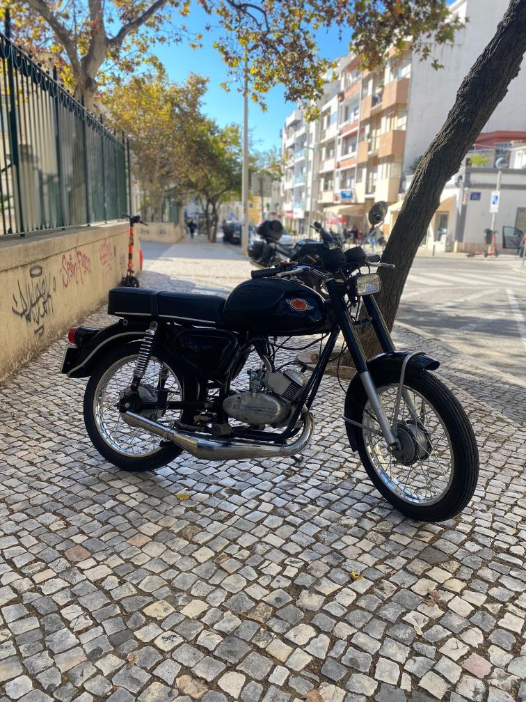 Vendo ou troco motorizada restaurada