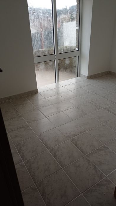 Aloga se T2 por 600€ mês