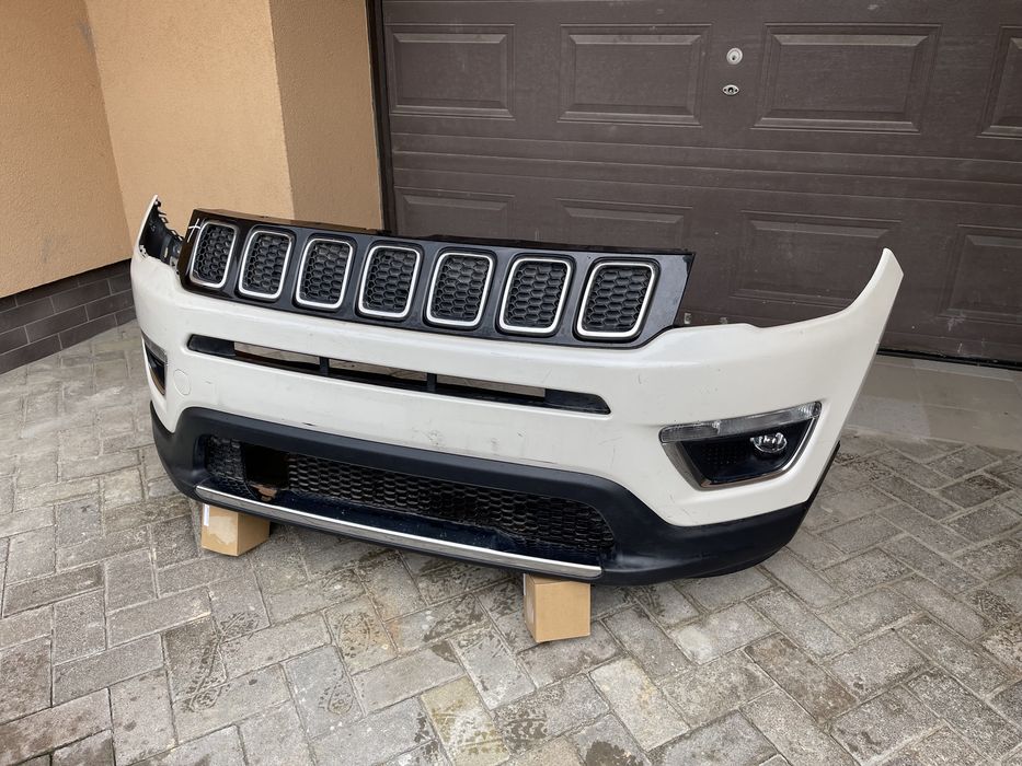Jeep Compass бампер комплектний