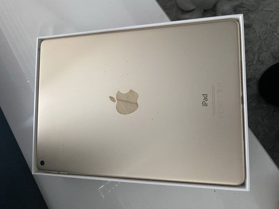 iPada Air 2 (9.7 cala, złoty, Touch ID)