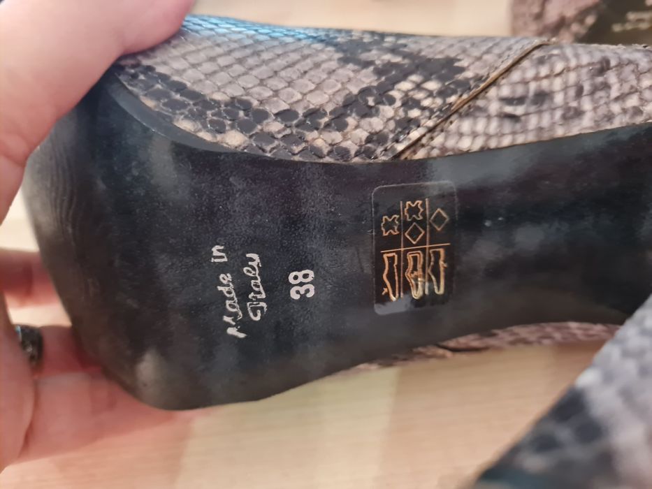 Продам шкіряні ботільони