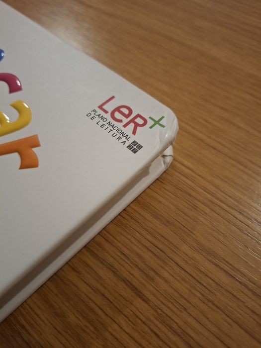 Livro sensorial Olhar Tocar Sentir