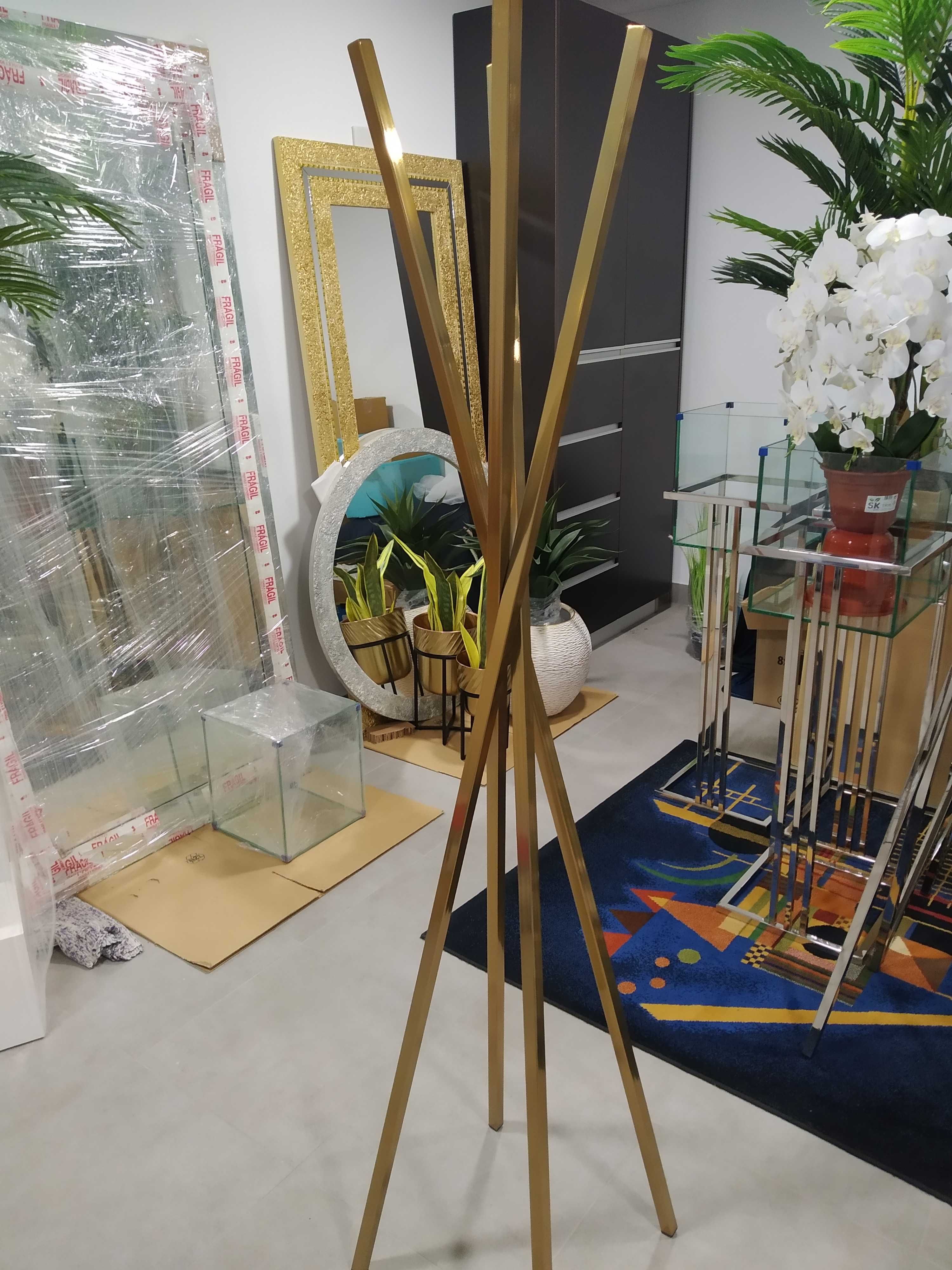 Cabides (bengaleiros) em inox e em ferro lacado