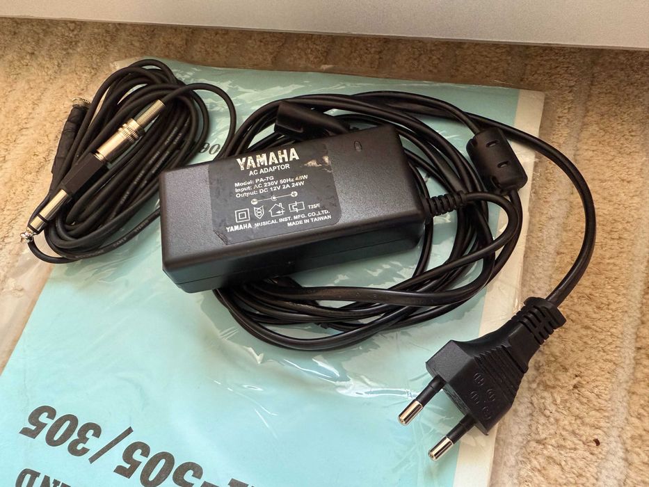 YAMAHA Keyboard Portable Grand DGX-305 pianino cyfrowe, 1 właściciel