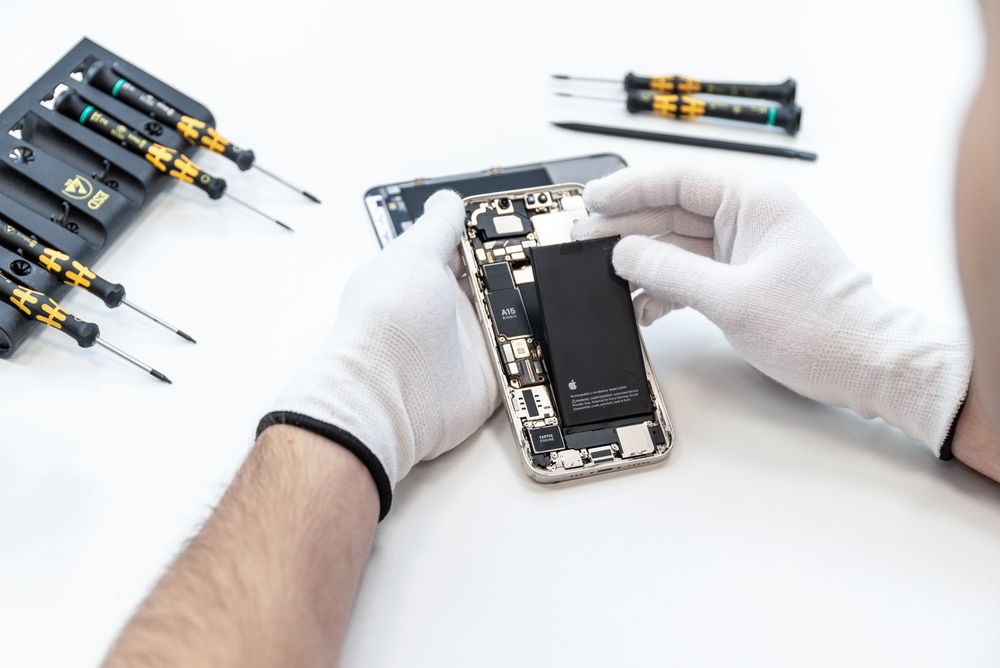 Naprawa Apple iPhone Macbook iPad Watch Certyfikowany Serwis  Kielce