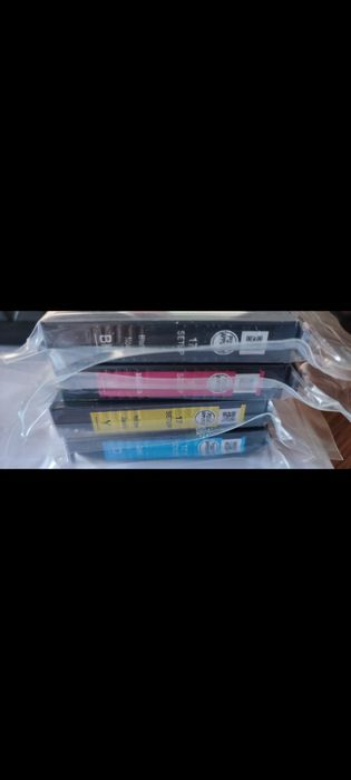 Картриджи Epson 17/17x , новые, запечатаны.
