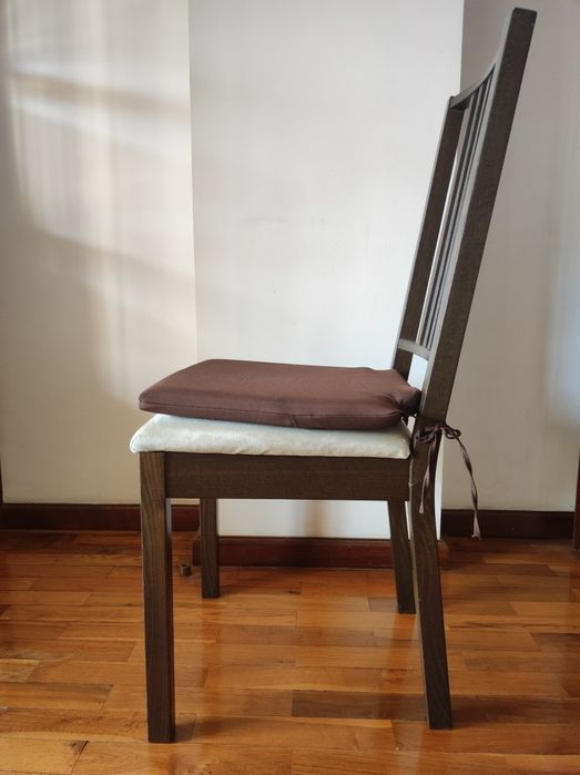 Conjunto de 6 cadeiras em madeira — elegantes e confortáveis