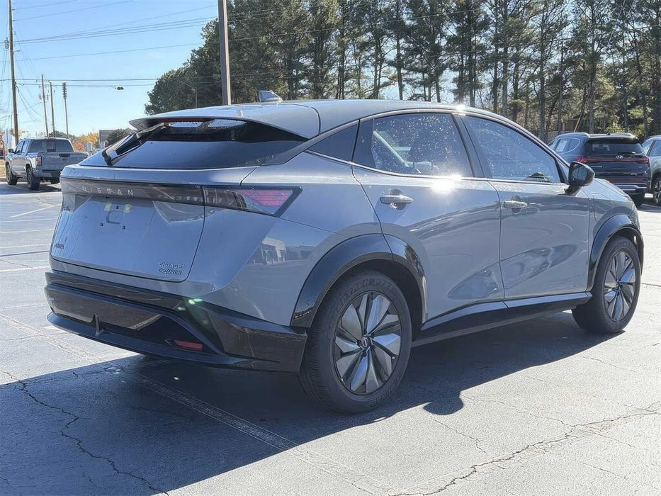 Nissan Ariya      2023