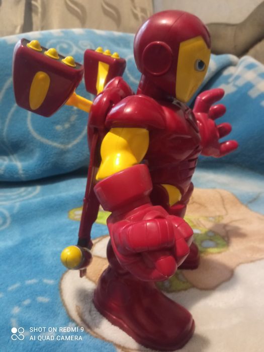 Продам робота  Железного человека