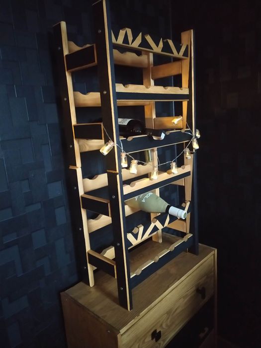 Stojak na wino lite drewno sosnowe loft industrial czarny