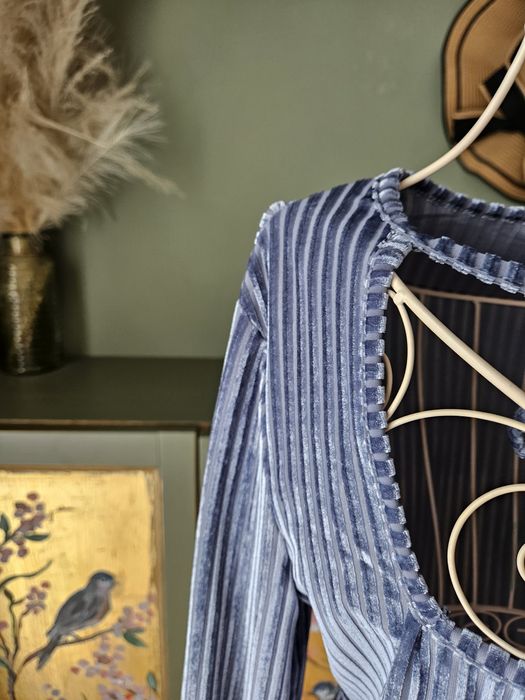 Elegancka Welurowa Bluzka damska Prążki Cut-Out Wiązanie Błękit S/M